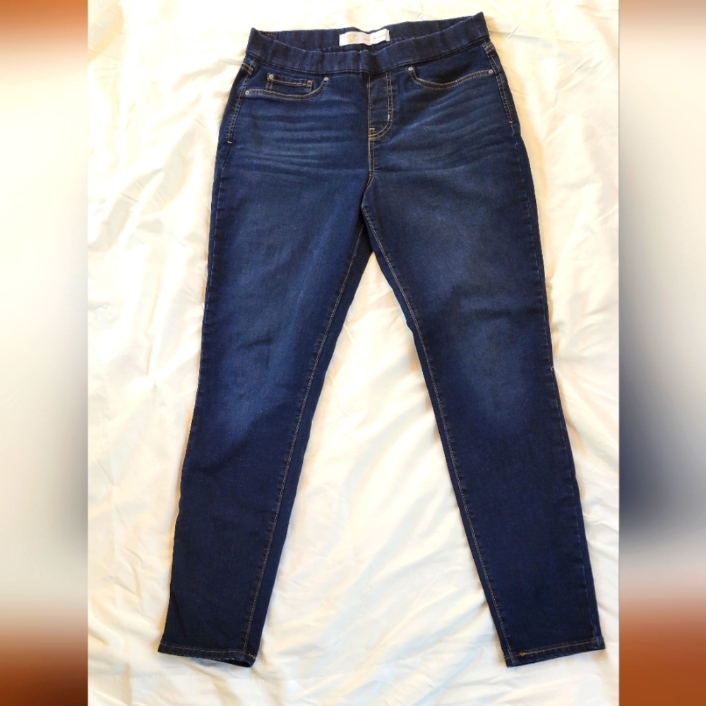 Levi Strauss Pull-On Skinny Shaping Jeans Size 10